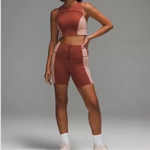 Lululemon outfit. Maybe color. Size 6.